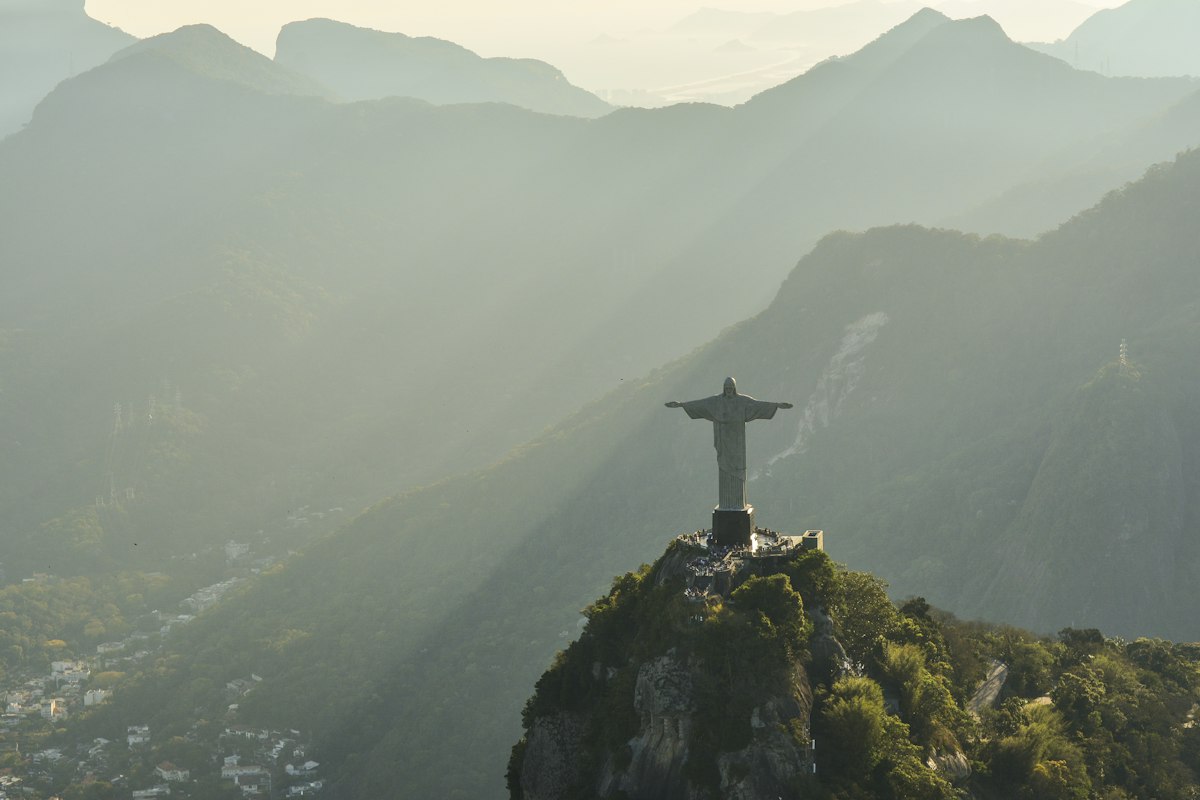Paisagem brasileira, ilustrando o atendimento de marketing para advogados em todo o Brasil